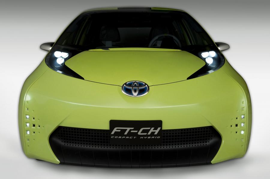  Toyota FT-CH Concept 2010 года  (фото 2 из 38)